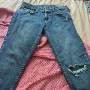 Straight Leg Ripped stretchy Jeans
